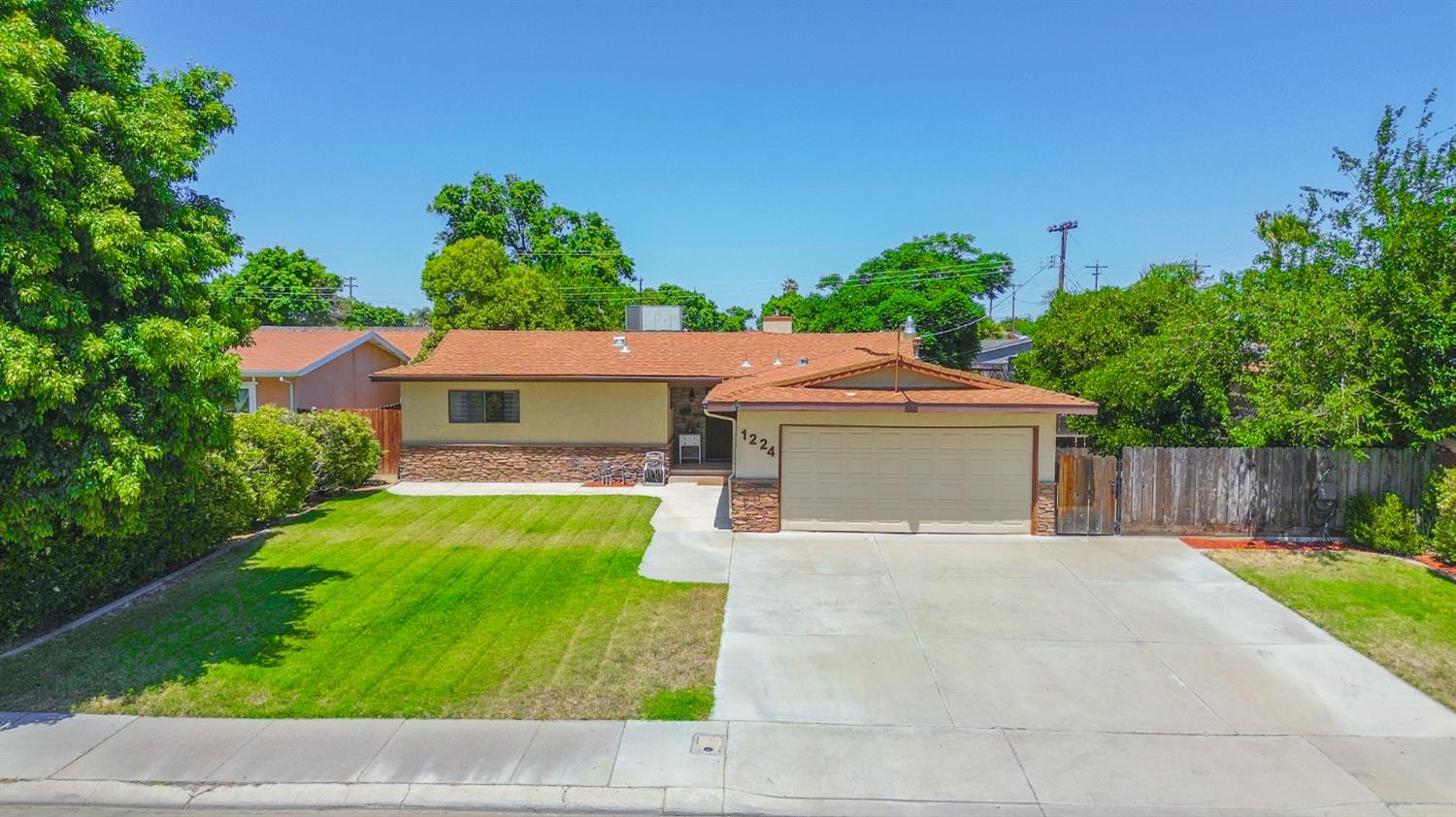 Detail Gallery Image 2 of 67 For 1224 Overland Rd, Los Banos,  CA 93635 - 3 Beds | 2 Baths
