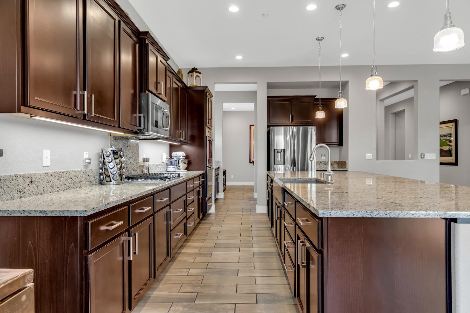 Detail Gallery Image 18 of 48 For 368 Olivadi Way, Sacramento,  CA 95834 - 3 Beds | 2/1 Baths