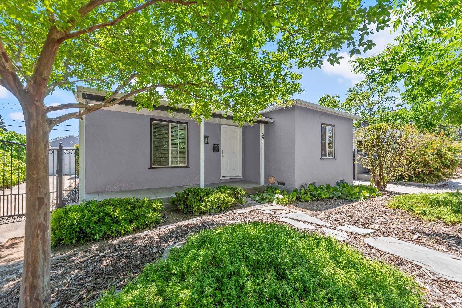 Detail Gallery Image 48 of 51 For 3914 12th Ave, Sacramento,  CA 95817 - 2 Beds | 1 Baths