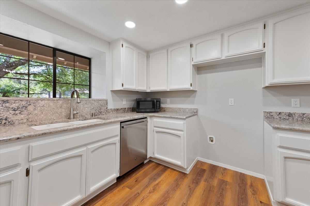 Detail Gallery Image 13 of 48 For 11216 Bobolink Way, Auburn,  CA 95602 - 3 Beds | 2 Baths