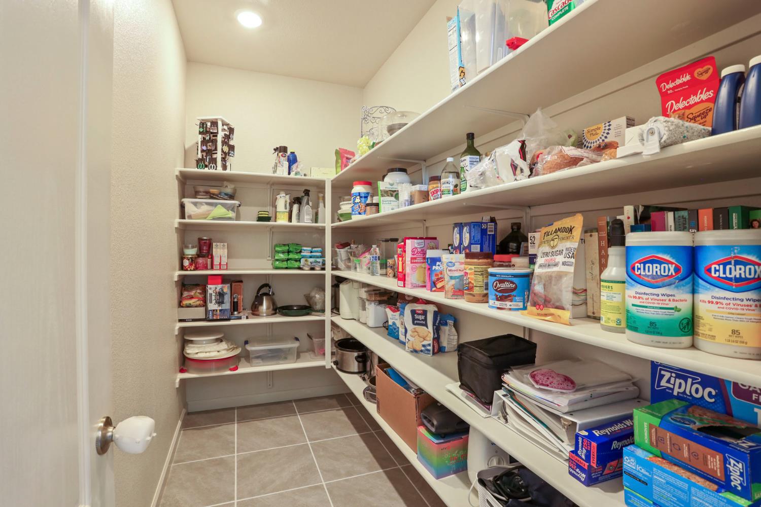 Detail Gallery Image 23 of 64 For 6925 Foraker Dr, Stockton,  CA 95219 - 5 Beds | 3/1 Baths