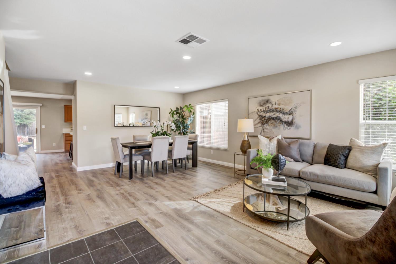 Detail Gallery Image 6 of 44 For 205 Dover Ct, Lincoln,  CA 95648 - 4 Beds | 2/1 Baths