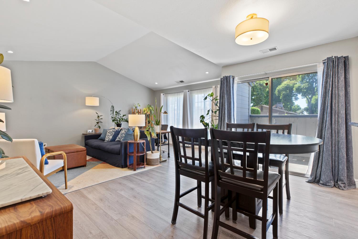Detail Gallery Image 7 of 35 For 3933 Dale Rd a,  Modesto,  CA 95356 - 2 Beds | 2 Baths