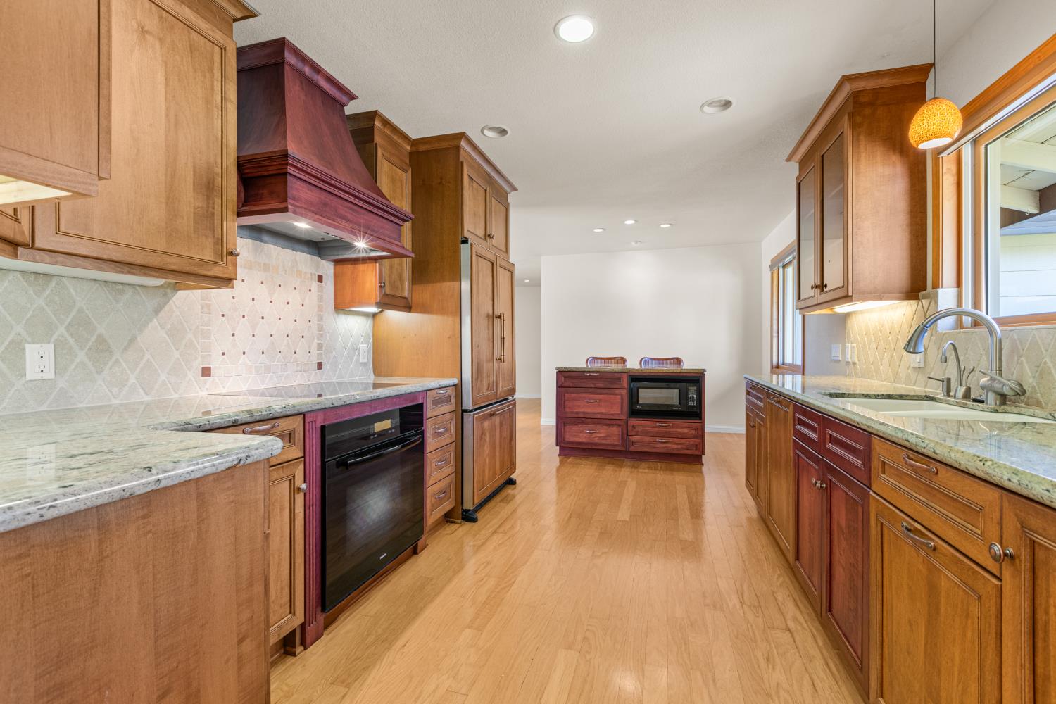Detail Gallery Image 14 of 41 For 6840 Appomattox Way, Carmichael,  CA 95608 - 3 Beds | 2 Baths