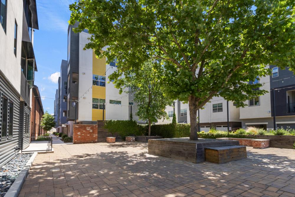 Detail Gallery Image 61 of 73 For 451 Tailoff Ln #401,  Sacramento,  CA 95818 - 2 Beds | 3 Baths