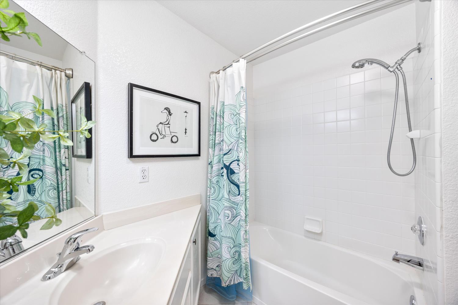 Detail Gallery Image 25 of 40 For 2929 Turnbuckle Cir, Elk Grove,  CA 95758 - 4 Beds | 2/1 Baths