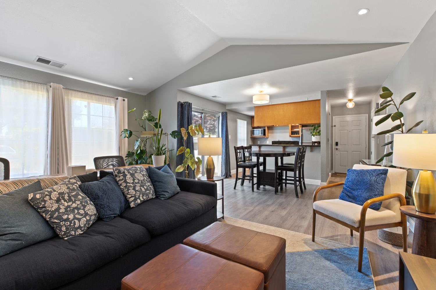 Detail Gallery Image 9 of 35 For 3933 Dale Rd a,  Modesto,  CA 95356 - 2 Beds | 2 Baths