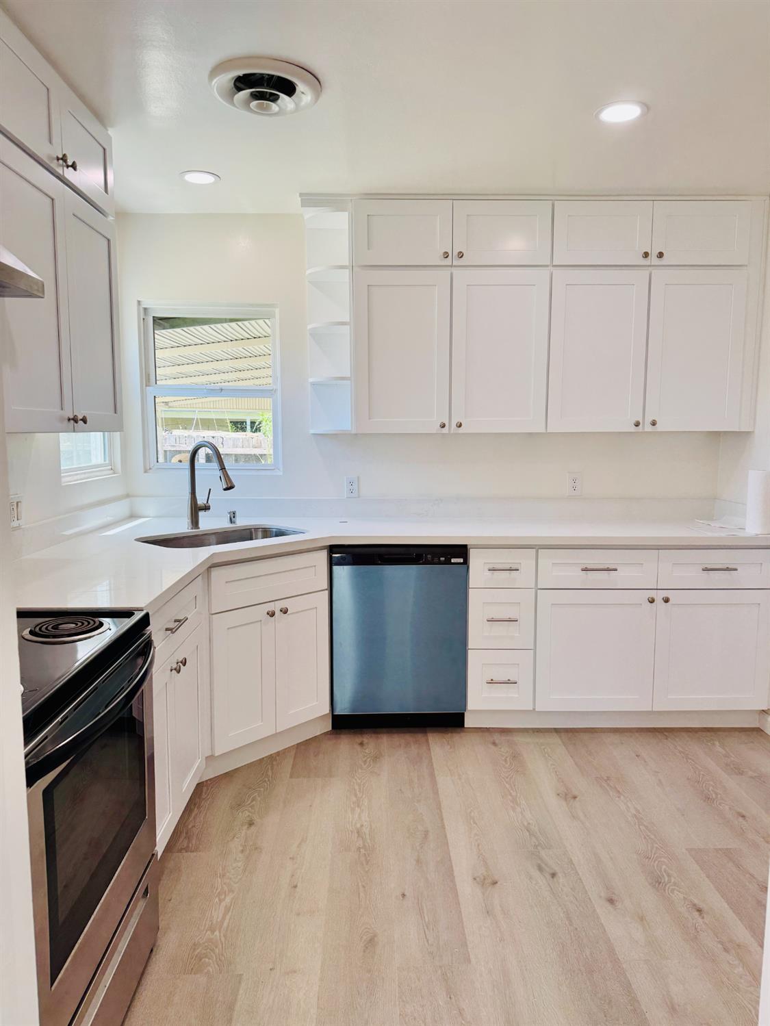 Detail Gallery Image 8 of 21 For 4424 Lantana Ave, Sacramento,  CA 95824 - 2 Beds | 1/1 Baths