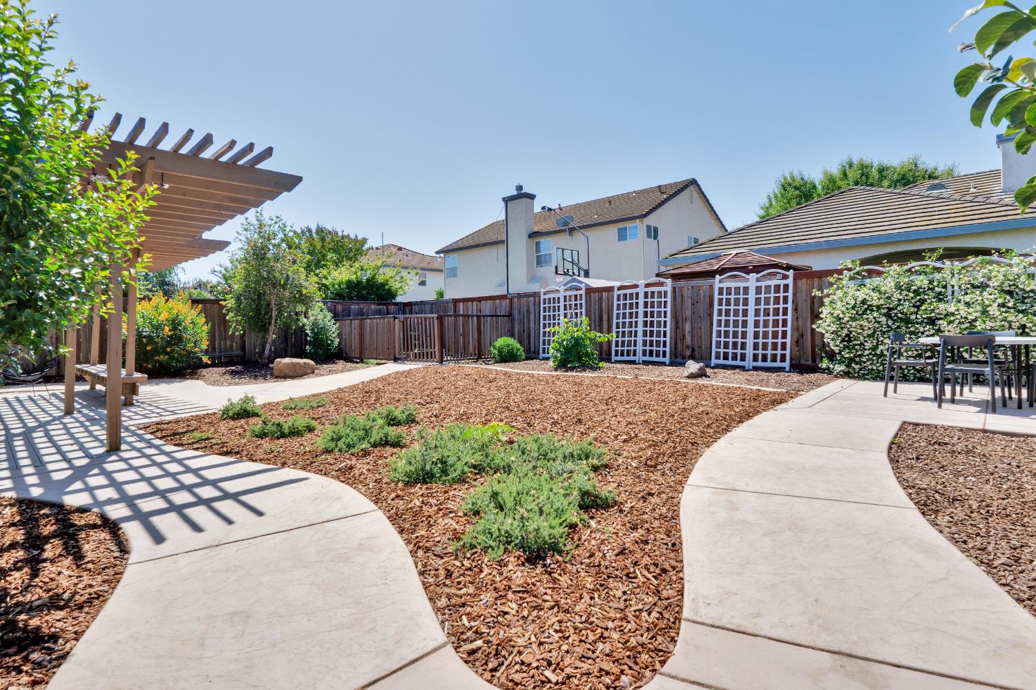 Detail Gallery Image 27 of 34 For 9588 Fetlock Way, Elk Grove,  CA 95624 - 3 Beds | 2 Baths