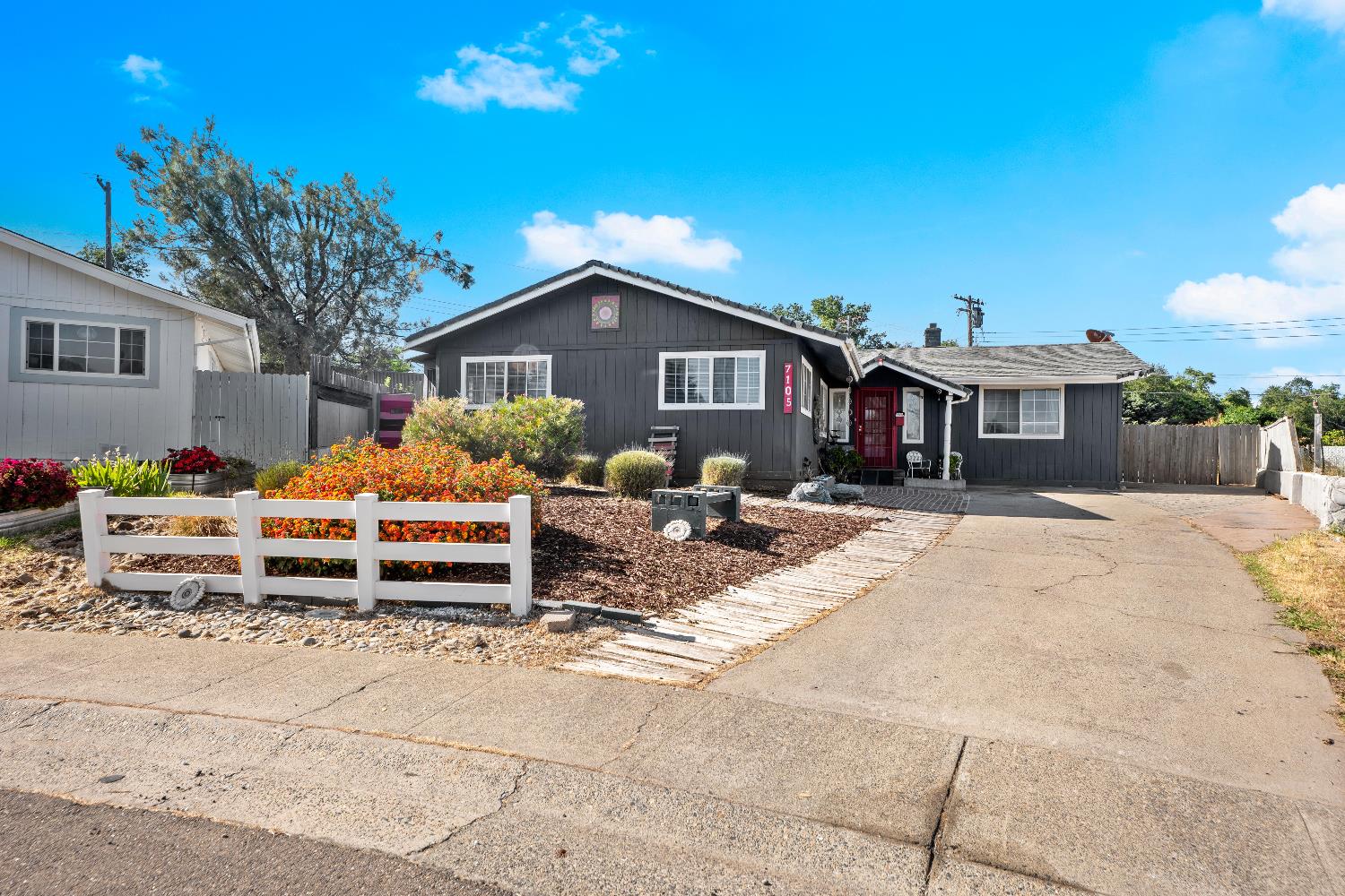 Detail Gallery Image 5 of 30 For 7105 Sweetwood Ct, Citrus Heights,  CA 95621 - 4 Beds | 2 Baths