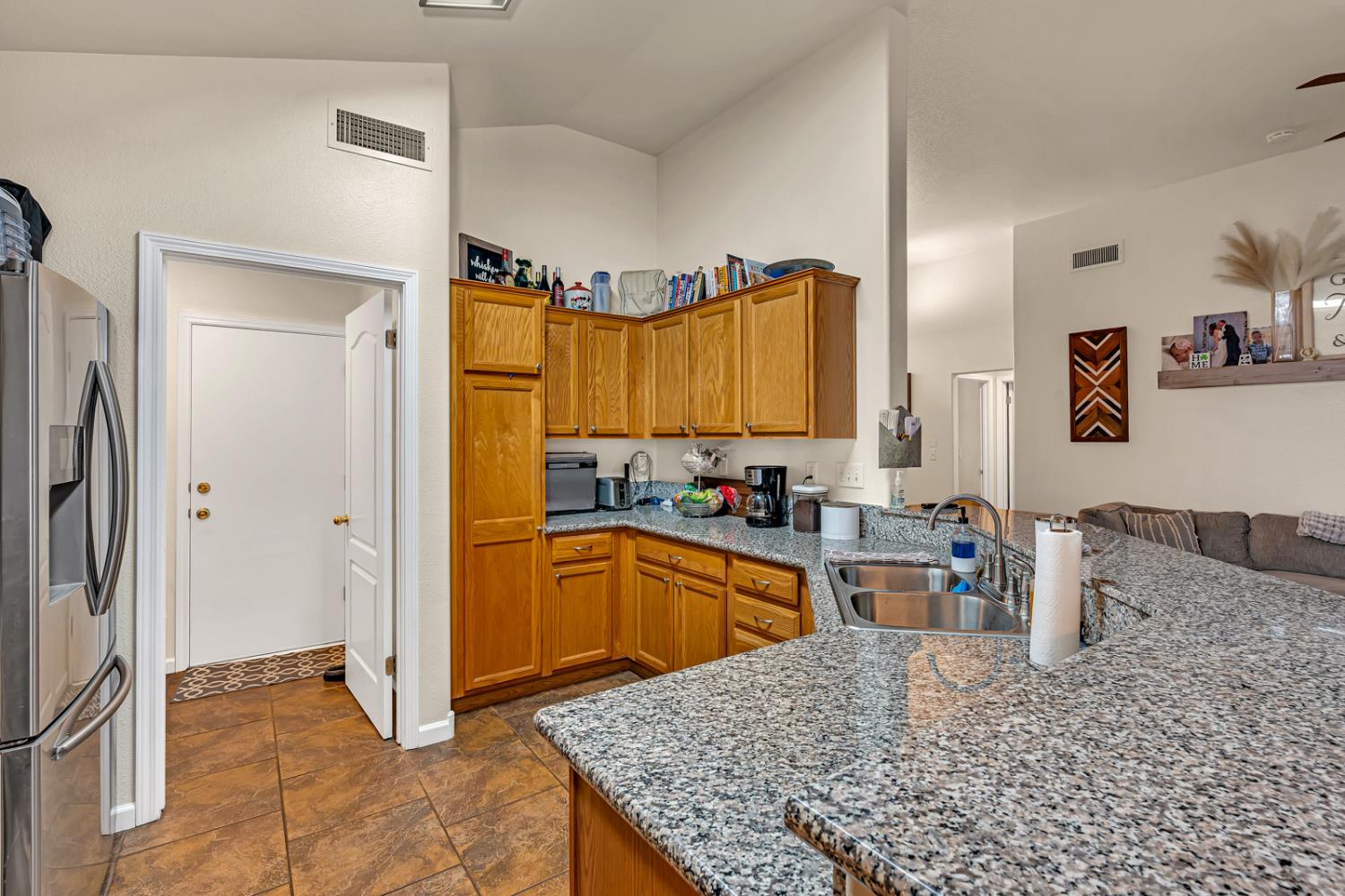 Detail Gallery Image 21 of 47 For 2200 Hanson Ave, Clovis,  CA 93611 - 3 Beds | 2 Baths