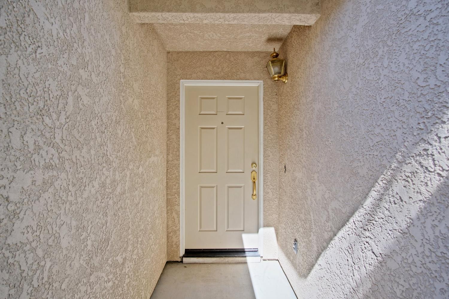 Detail Gallery Image 3 of 28 For 2711 Cameron Park Dr, Ceres,  CA 95307 - 3 Beds | 2 Baths