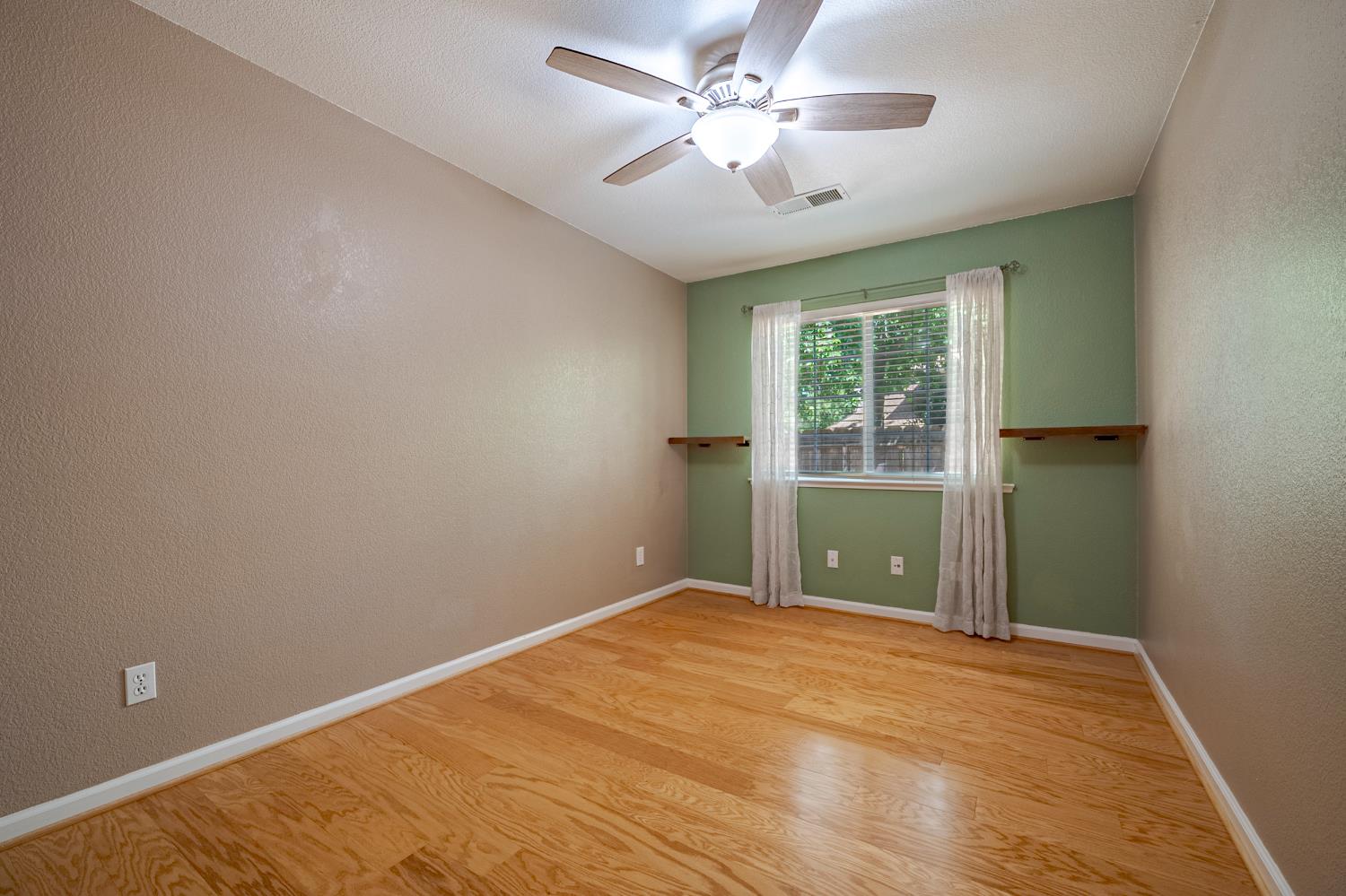 Detail Gallery Image 32 of 53 For 3247 Willow Run Dr, Merced,  CA 95340 - 4 Beds | 2/1 Baths