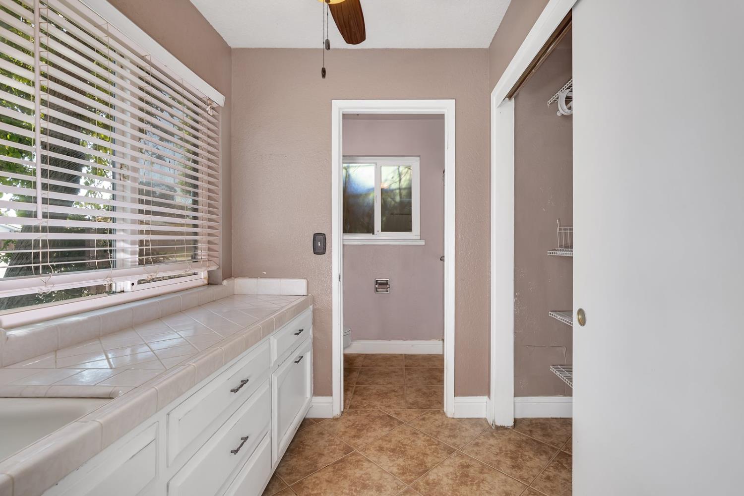 Detail Gallery Image 31 of 44 For 373 Foxmeadow Way, Los Banos,  CA 93635 - 4 Beds | 2 Baths
