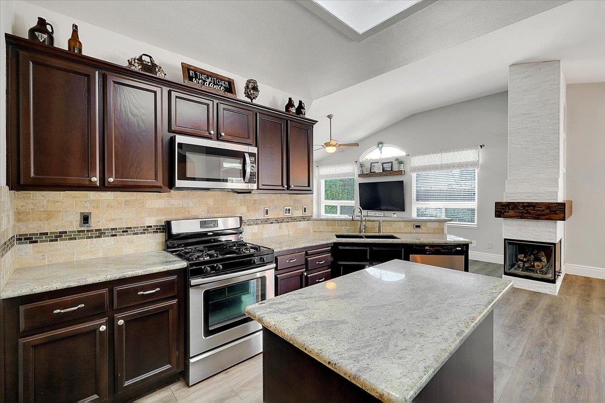 Detail Gallery Image 37 of 57 For 2018 Nand Dr, Yuba City,  CA 95993 - 3 Beds | 2 Baths