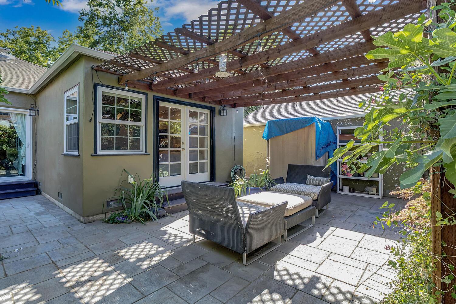 Detail Gallery Image 38 of 42 For 1621 Vallejo Way, Sacramento,  CA 95818 - 3 Beds | 2/1 Baths