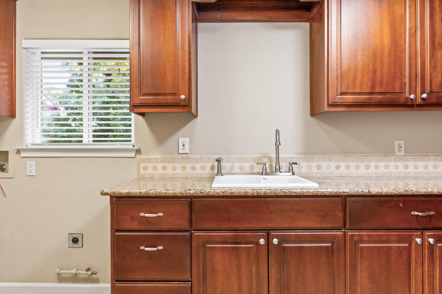Detail Gallery Image 32 of 49 For 7948 Orange Ave, Fair Oaks,  CA 95628 - 4 Beds | 3 Baths
