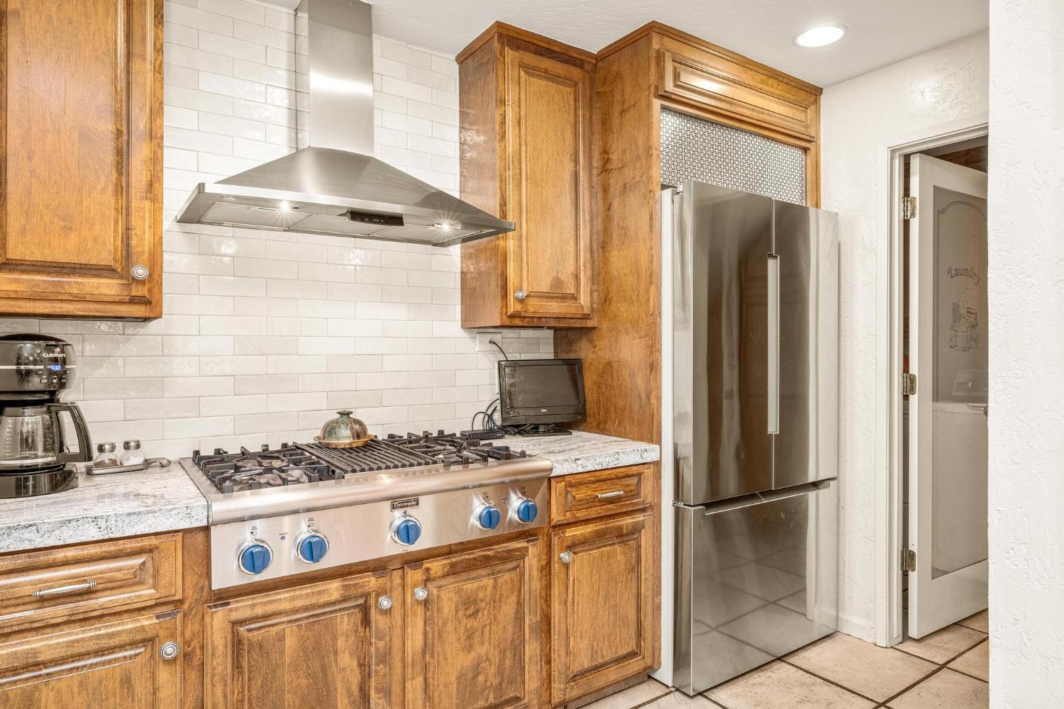 Detail Gallery Image 18 of 58 For 2028 Scenic Dr, Modesto,  CA 95355 - 3 Beds | 3 Baths