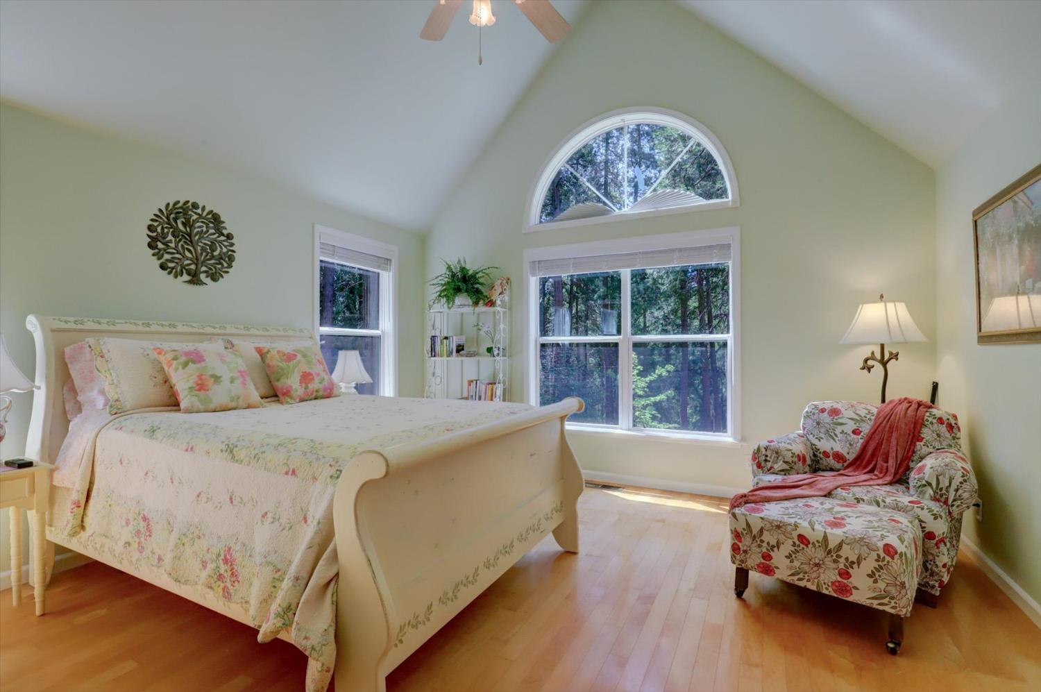 Detail Gallery Image 15 of 99 For 13459 Bass Trail, Grass Valley,  CA 95945 - 4 Beds | 3 Baths