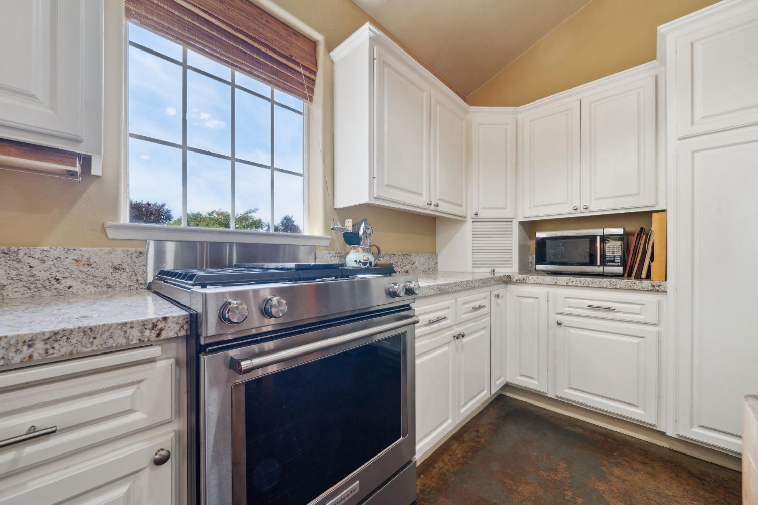 Detail Gallery Image 13 of 73 For 11321 New York Ranch Rd, Jackson,  CA 95642 - 3 Beds | 2/1 Baths