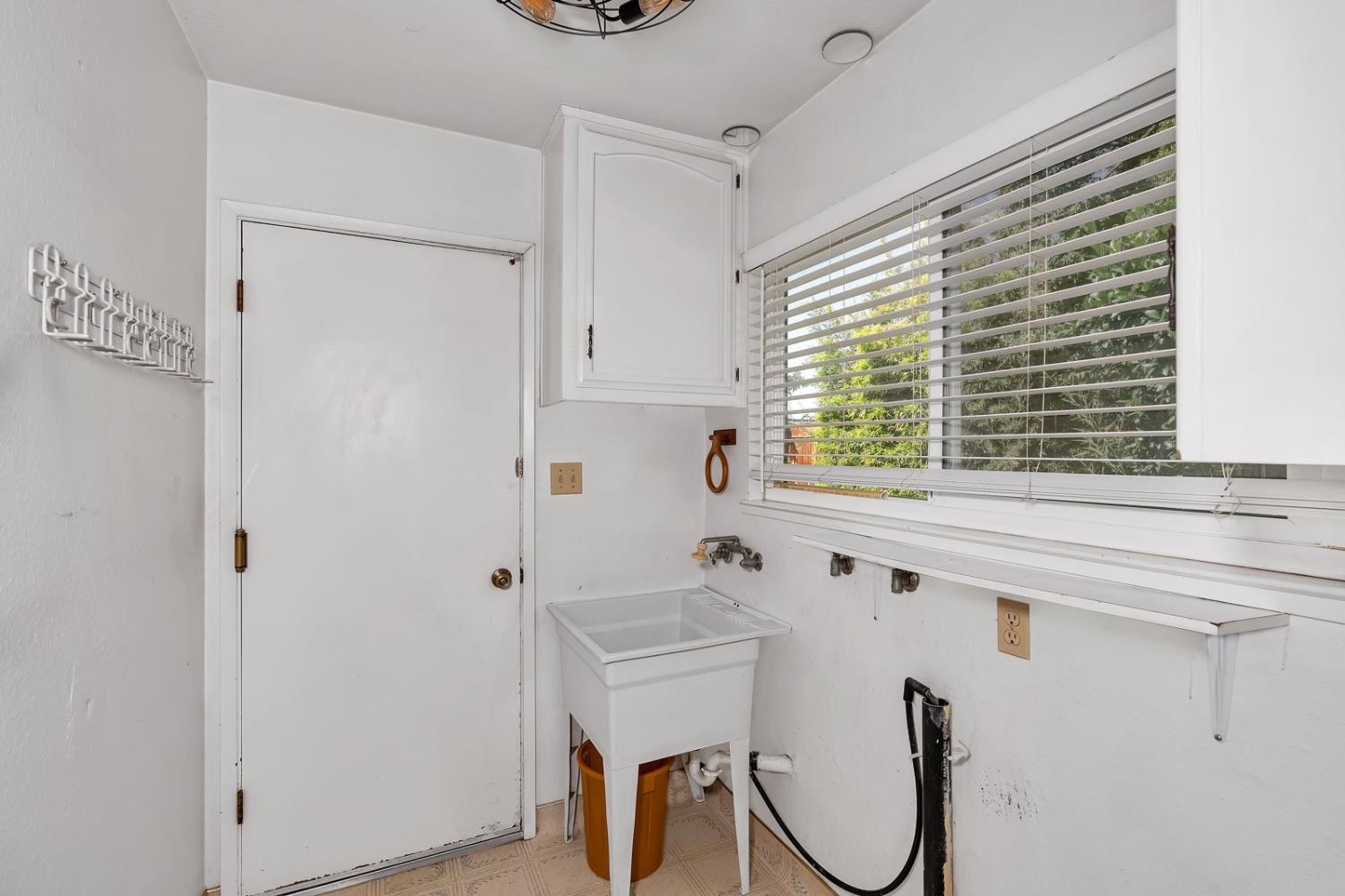 Detail Gallery Image 20 of 44 For 373 Foxmeadow Way, Los Banos,  CA 93635 - 4 Beds | 2 Baths