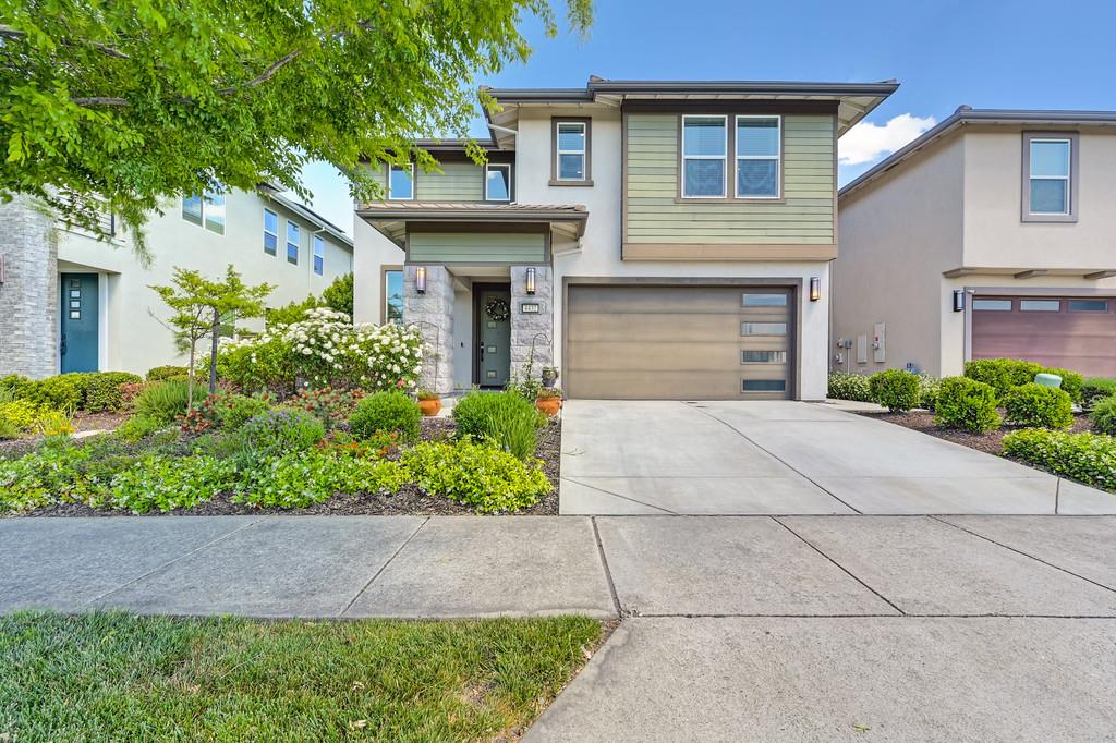 Detail Gallery Image 3 of 52 For 4432 Juneberry Dr, Sacramento,  CA 95834 - 3 Beds | 2/1 Baths