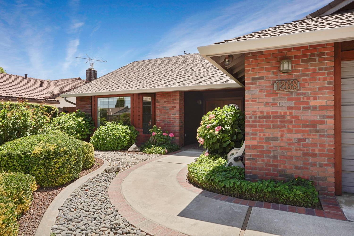 Detail Gallery Image 6 of 45 For 1268 Pheasant Hollow Way, Manteca,  CA 95336 - 3 Beds | 2 Baths