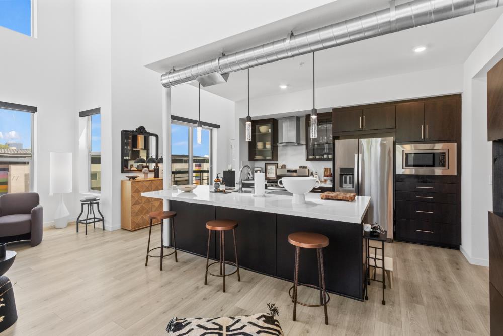 Detail Gallery Image 10 of 73 For 451 Tailoff Ln #401,  Sacramento,  CA 95818 - 2 Beds | 3 Baths