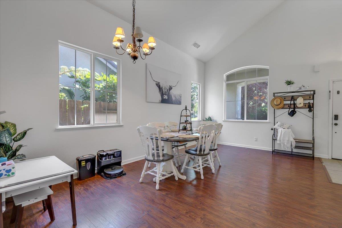 Detail Gallery Image 9 of 47 For 2189 Stonewater Dr, Yuba City,  CA 95991 - 4 Beds | 2/1 Baths