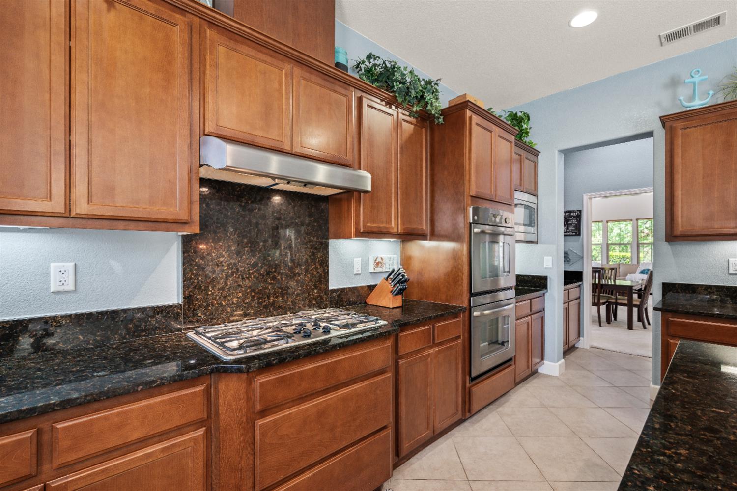Detail Gallery Image 23 of 53 For 2100 Wyckford Blvd, Rocklin,  CA 95765 - 5 Beds | 4 Baths