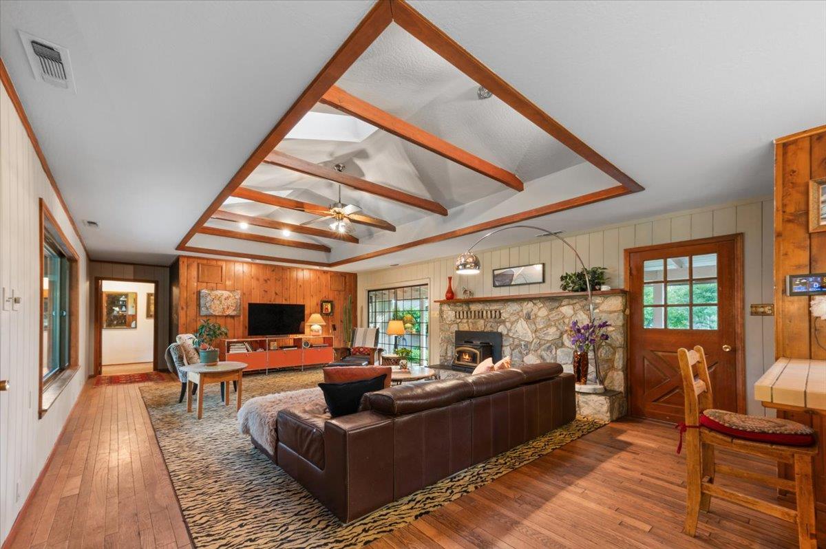Karrys Place, Grass Valley, California image 4