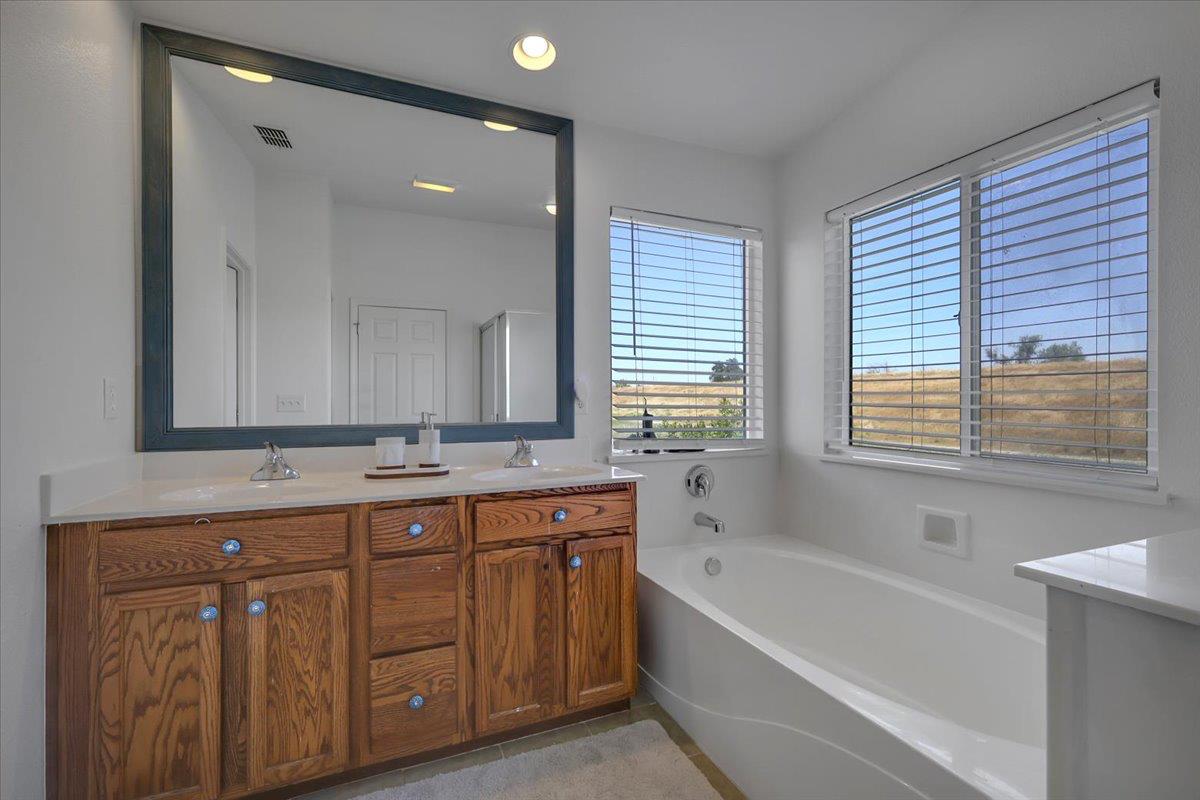 Detail Gallery Image 33 of 47 For 2189 Stonewater Dr, Yuba City,  CA 95991 - 4 Beds | 2/1 Baths