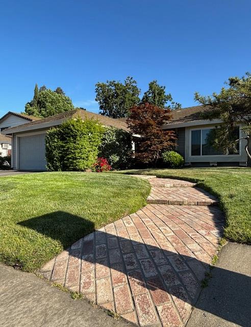 Detail Gallery Image 5 of 33 For 8566 Coral Crest Court, Elk Grove,  CA 95624 - 3 Beds | 2 Baths