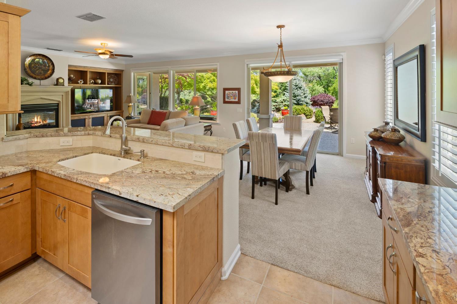 Detail Gallery Image 13 of 55 For 1736 Stone House Ln, Lincoln,  CA 95648 - 2 Beds | 2 Baths