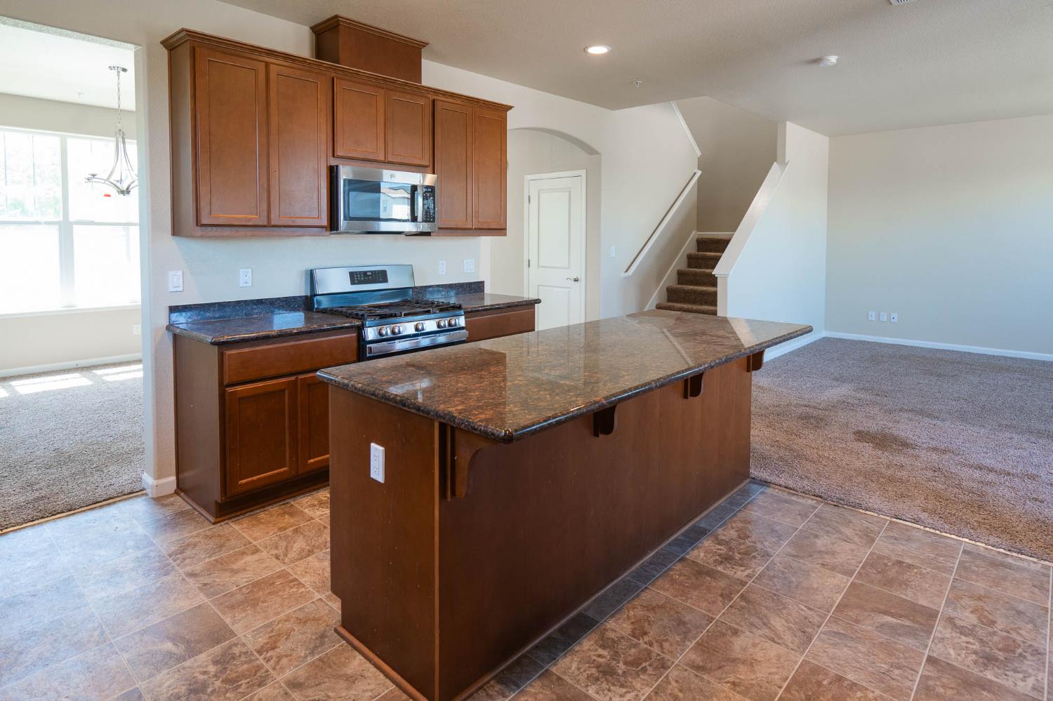 Detail Gallery Image 7 of 29 For 732 Spreckels, King City,  CA 95355 - 4 Beds | 3 Baths
