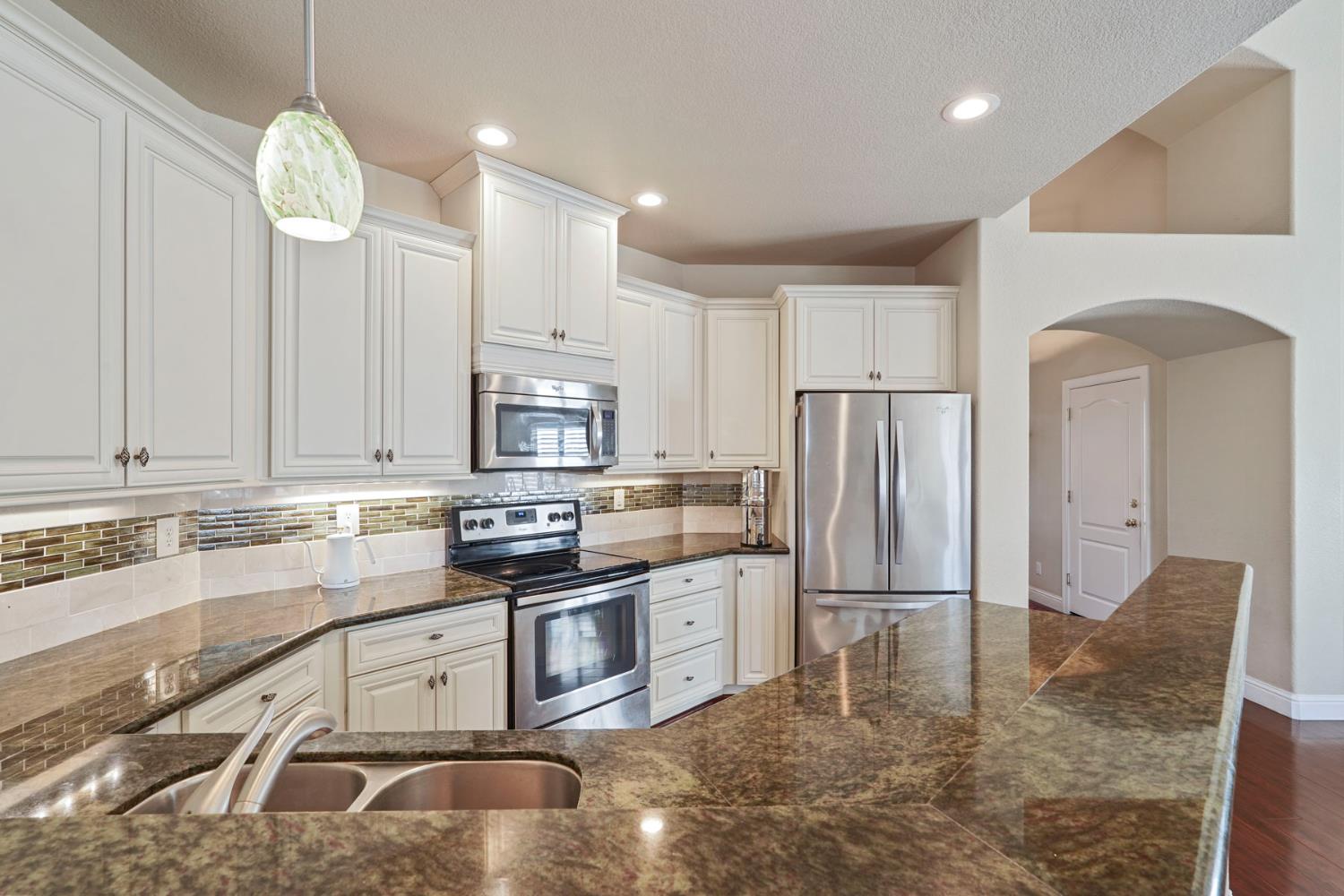 Detail Gallery Image 12 of 36 For 890 Alder Pl, Lodi,  CA 95242 - 3 Beds | 2 Baths