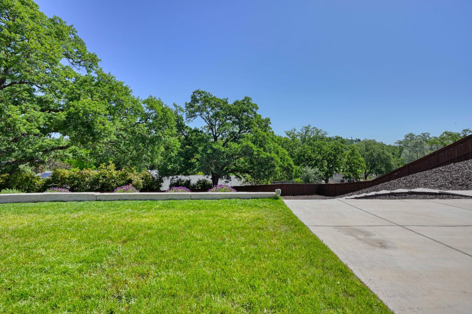 Detail Gallery Image 39 of 43 For 927 Greeley Ct, Cameron Park,  CA 95682 - 4 Beds | 3/1 Baths