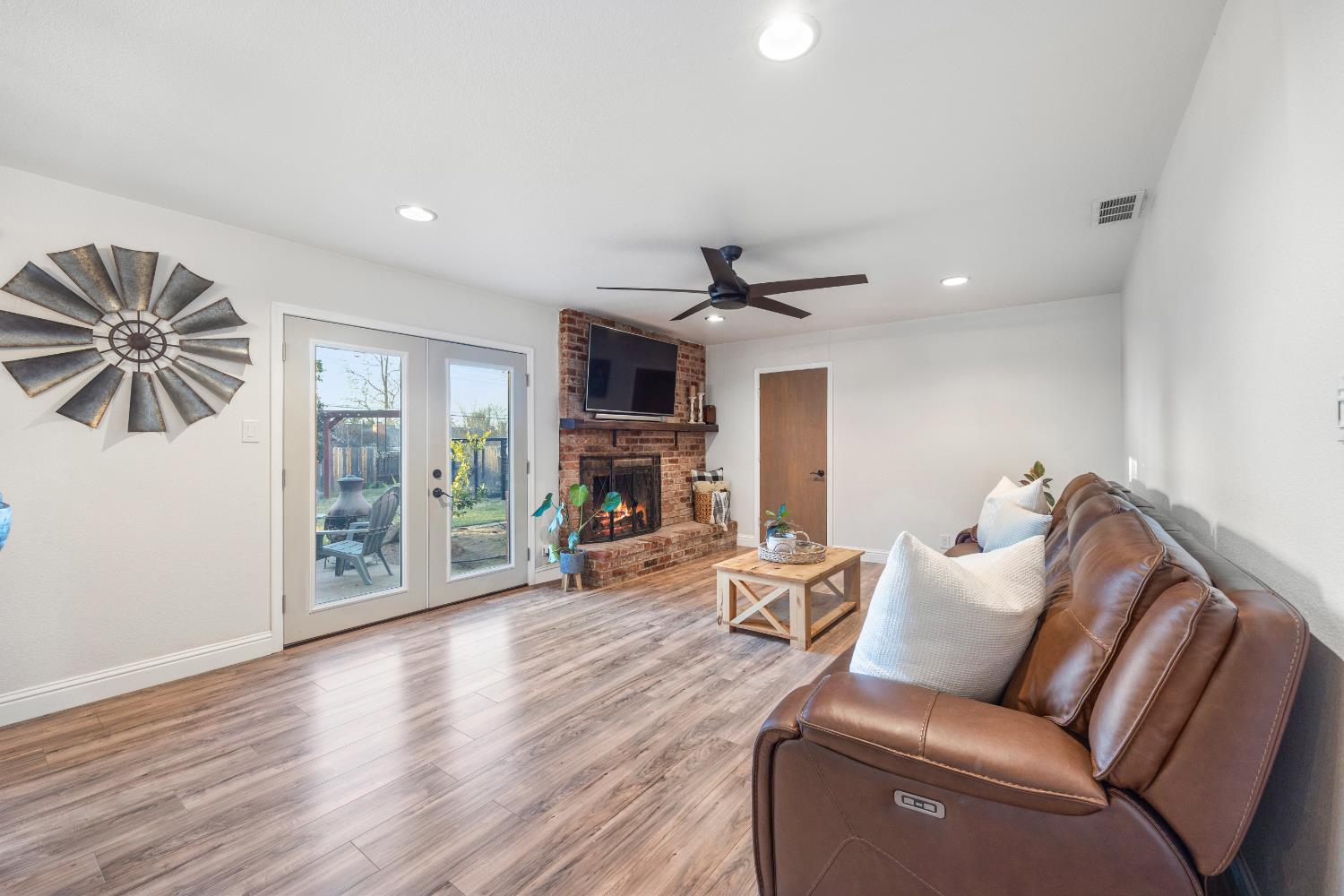 Detail Gallery Image 17 of 36 For 4519 Onyx Way, Carmichael,  CA 95608 - 3 Beds | 2 Baths