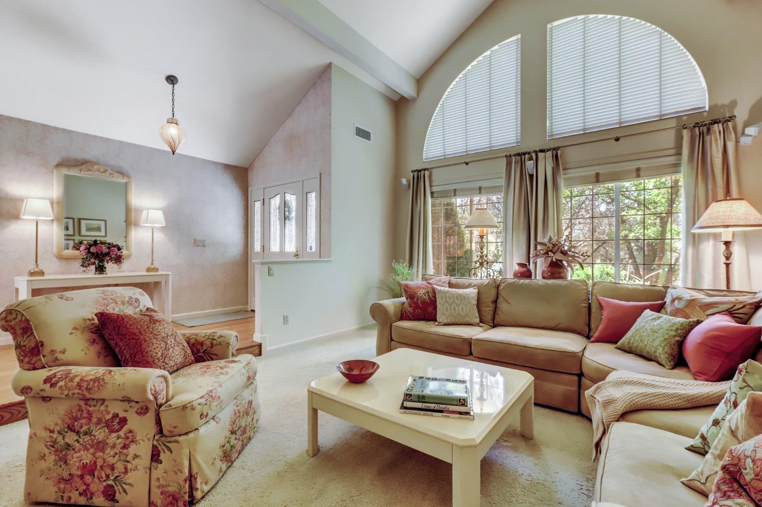 Detail Gallery Image 9 of 99 For 16949 Round Valley Cir, Grass Valley,  CA 95949 - 3 Beds | 2/1 Baths