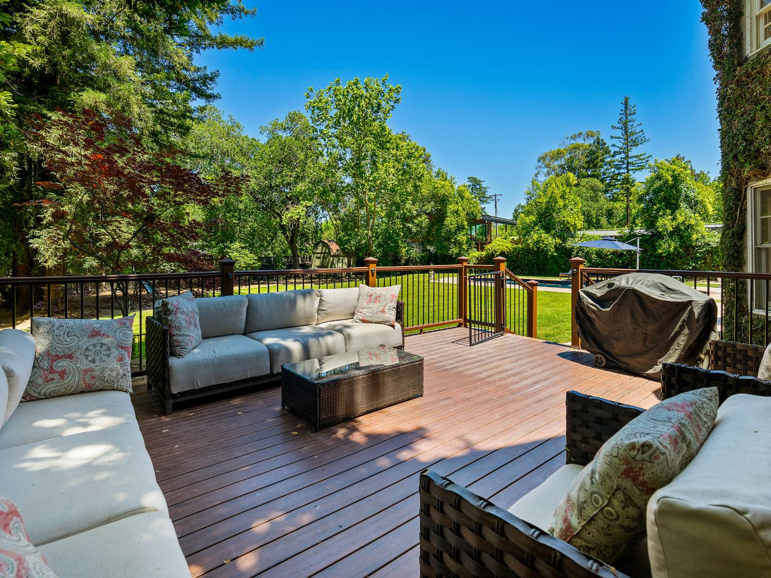 Detail Gallery Image 60 of 85 For 6809 Stanley Ave, Carmichael,  CA 95608 - 5 Beds | 4 Baths