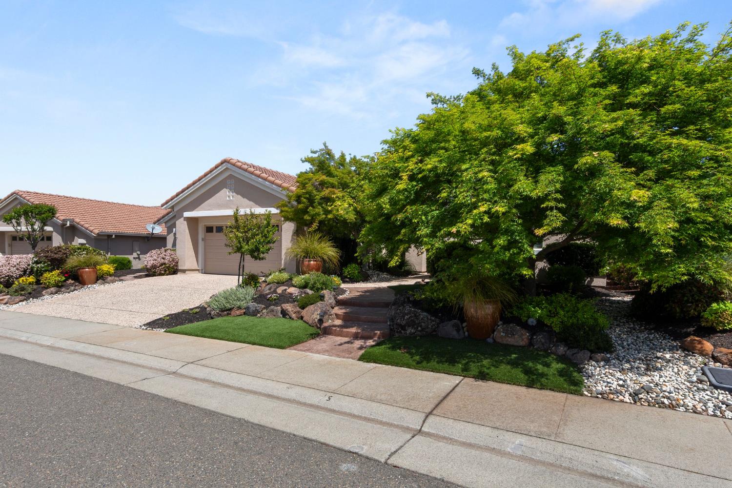 Detail Gallery Image 3 of 55 For 1736 Stone House Ln, Lincoln,  CA 95648 - 2 Beds | 2 Baths