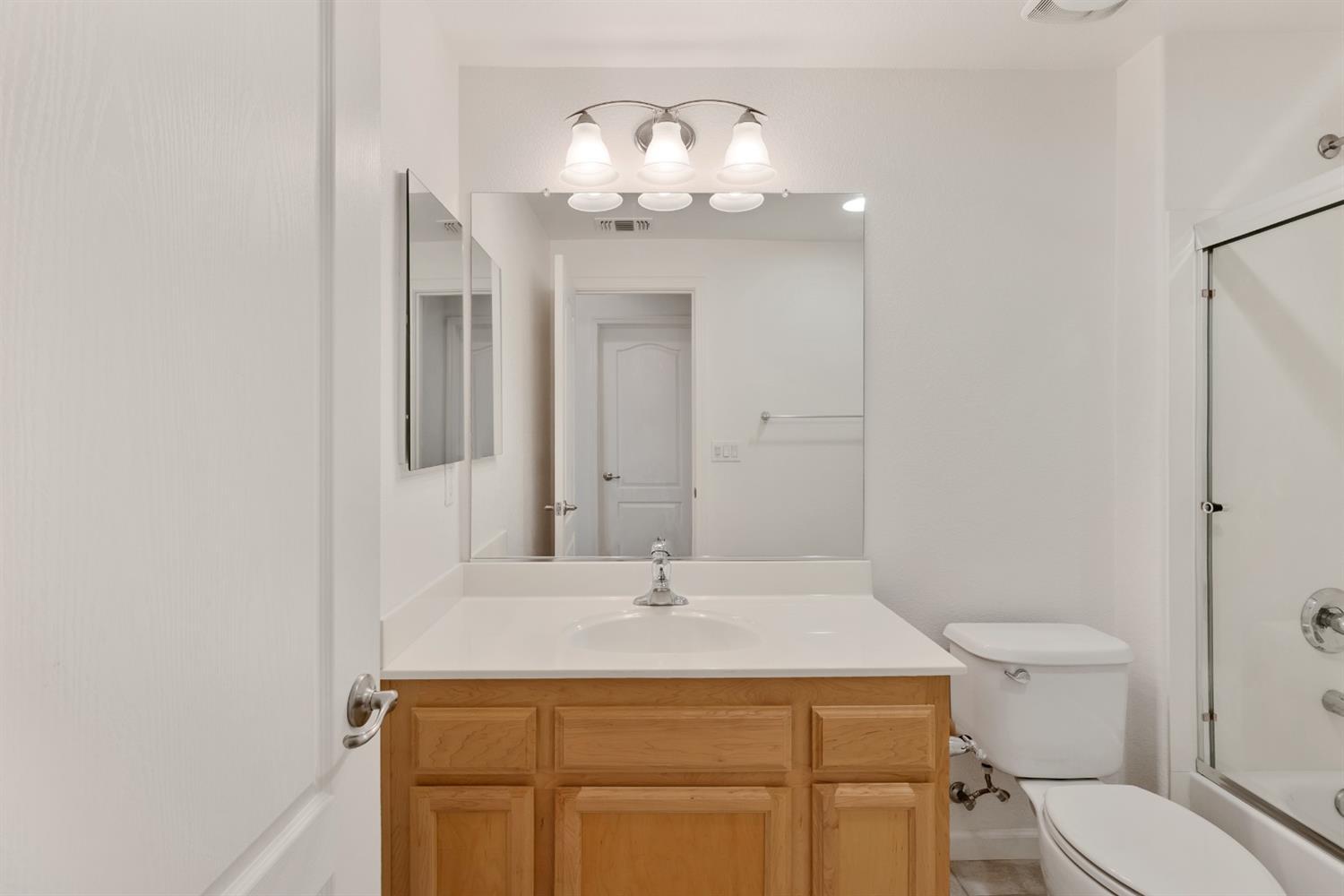 Detail Gallery Image 34 of 37 For 1708 Camino Real Way, Roseville,  CA 95747 - 3 Beds | 3/1 Baths