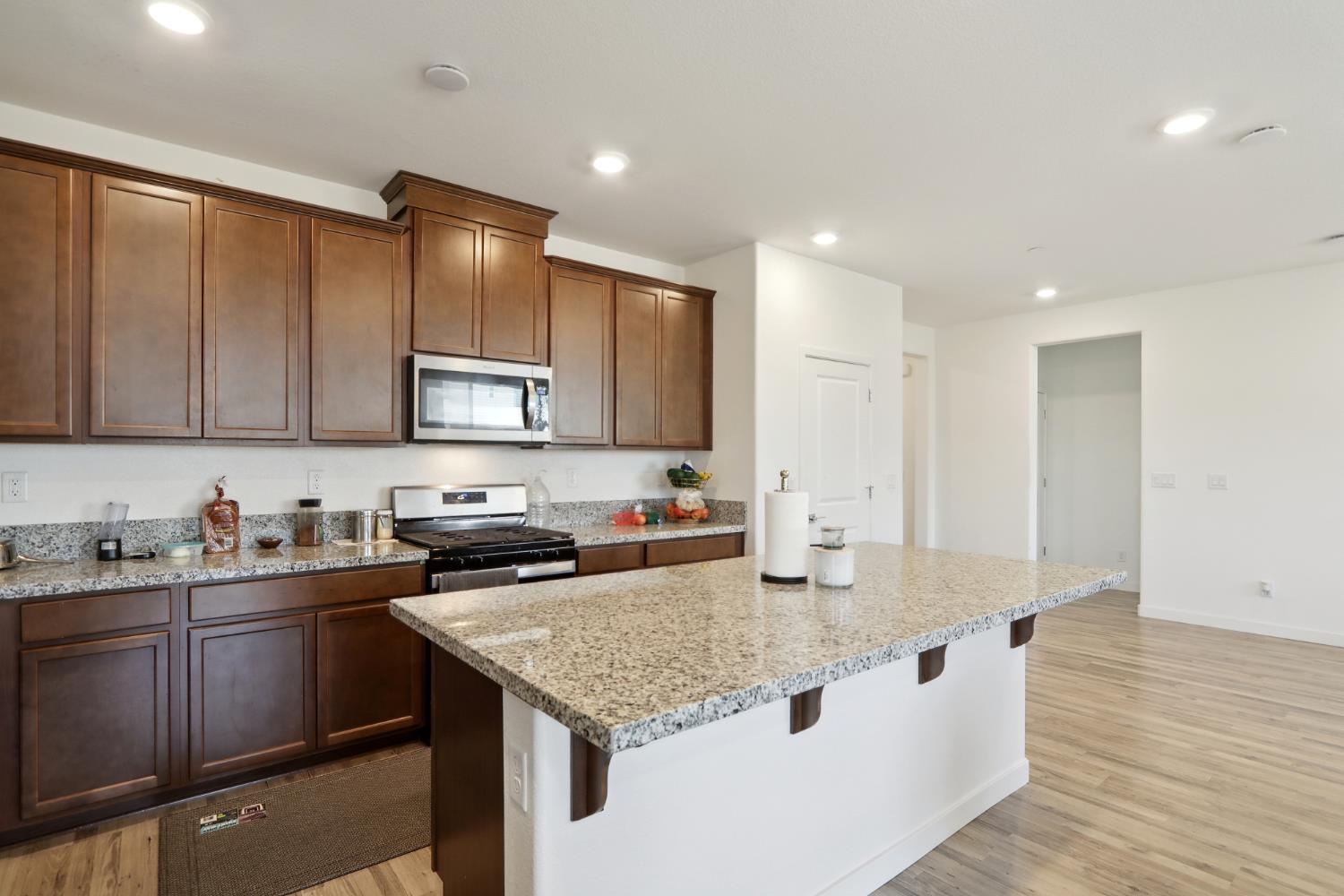 Detail Gallery Image 15 of 37 For 8628 Lakha Cir, Sacramento,  CA 95828 - 4 Beds | 2 Baths