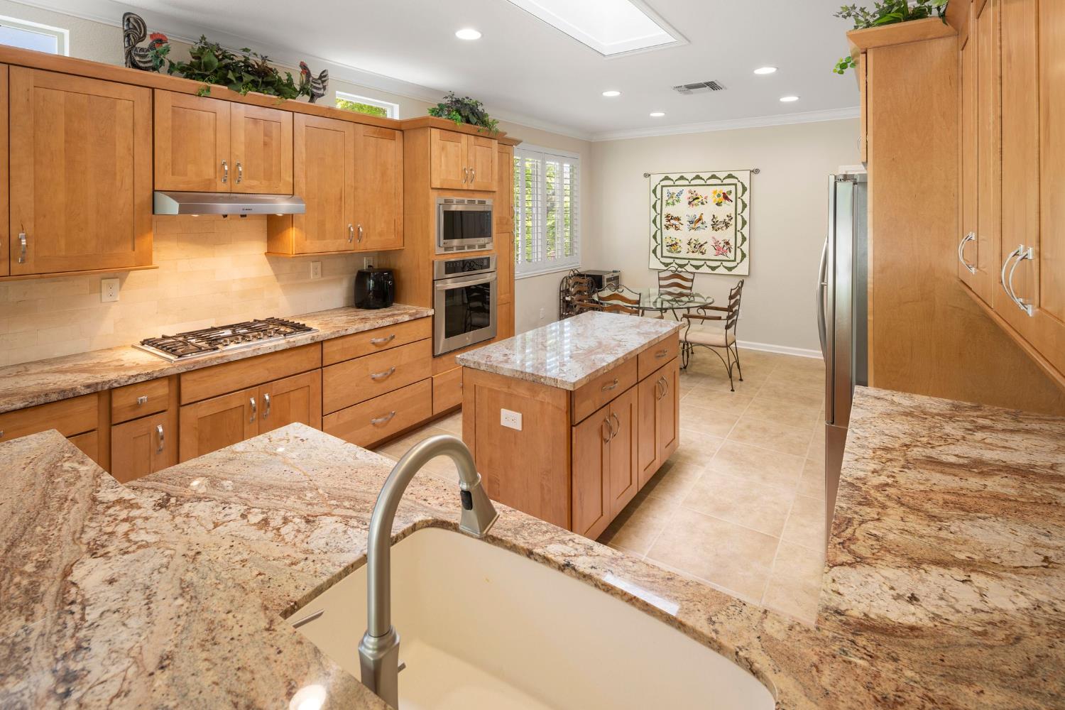 Detail Gallery Image 16 of 55 For 1736 Stone House Ln, Lincoln,  CA 95648 - 2 Beds | 2 Baths