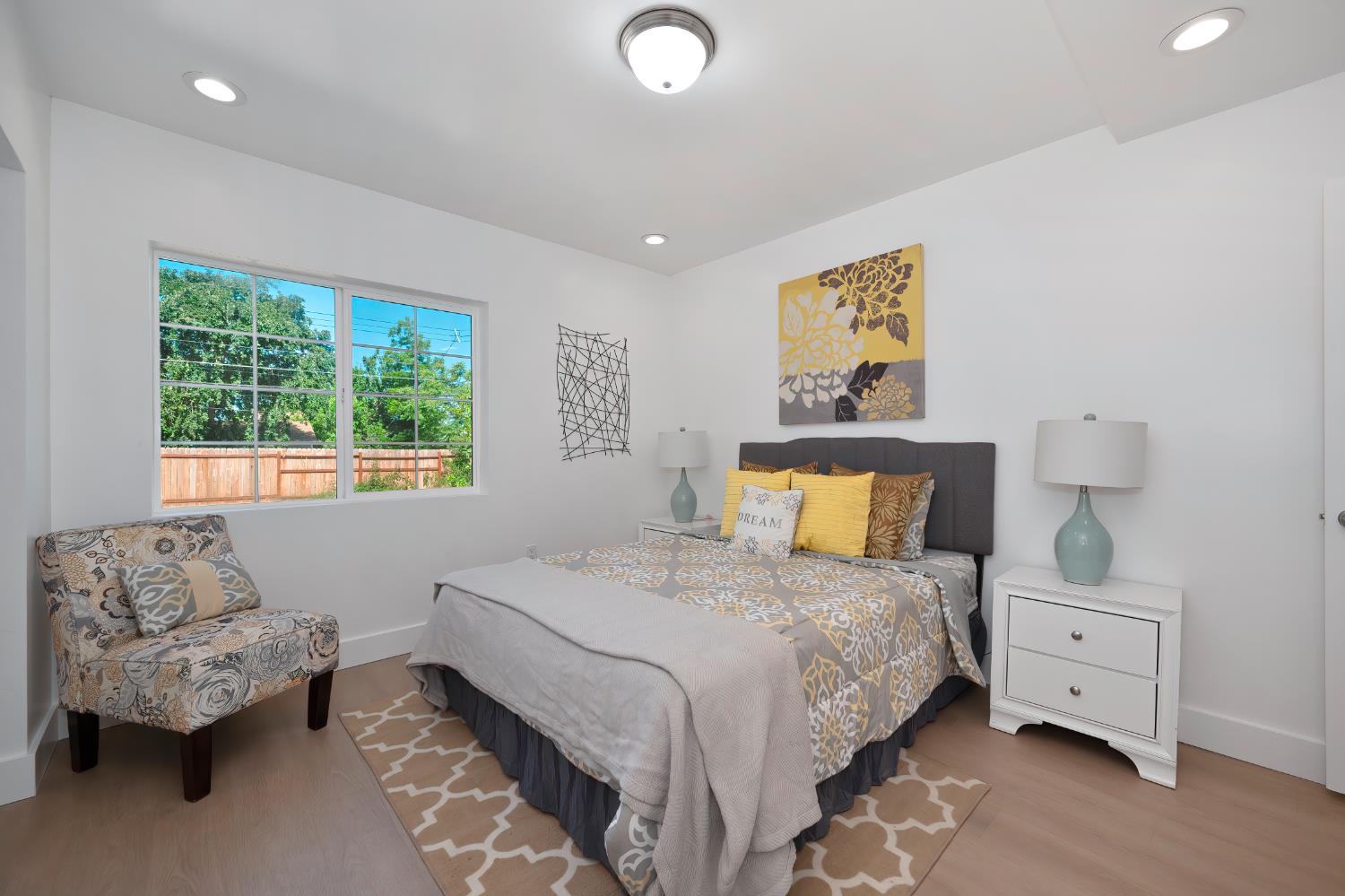 Detail Gallery Image 16 of 27 For 2391 Beaumont St, Sacramento,  CA 95815 - 2 Beds | 2 Baths