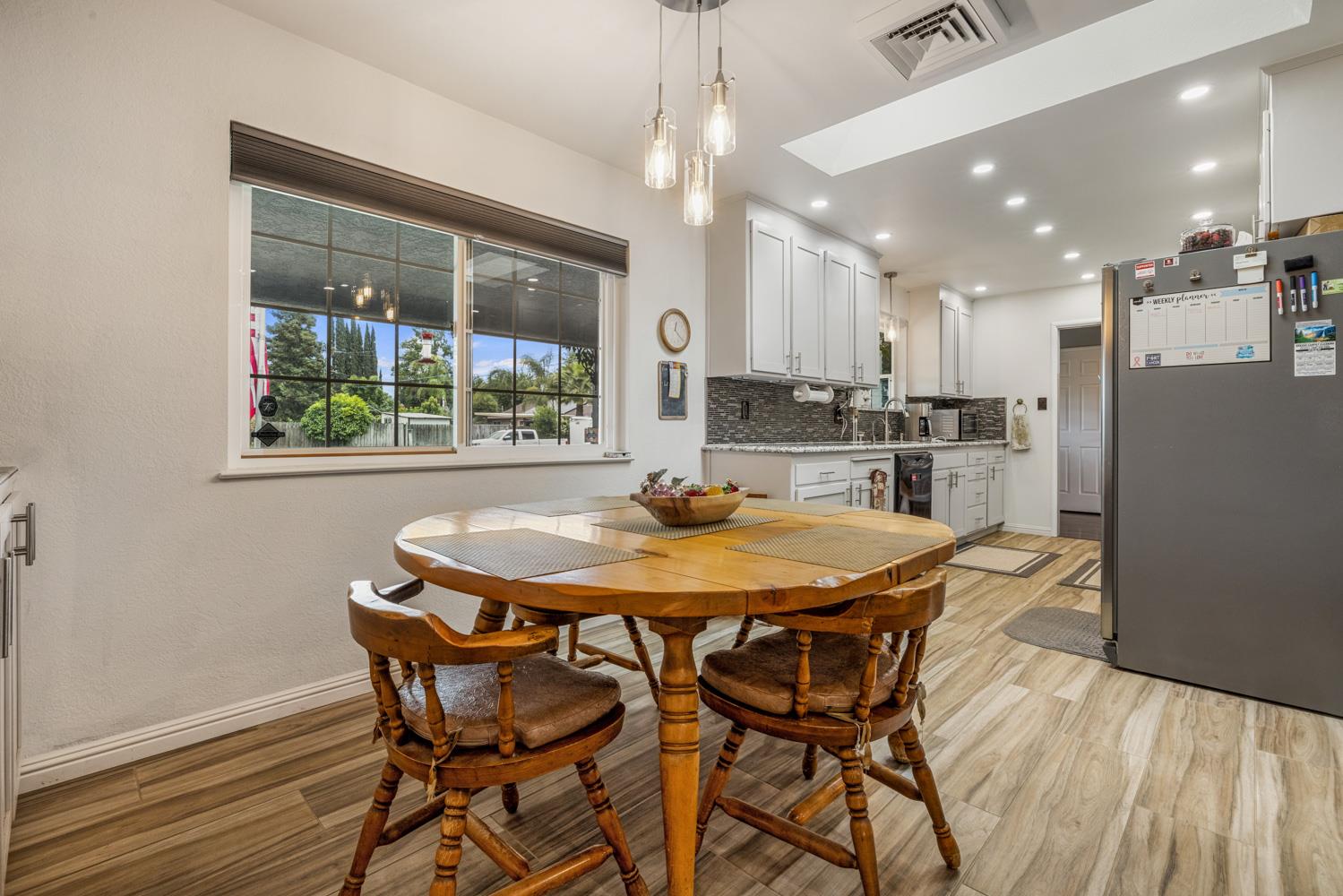 Detail Gallery Image 13 of 71 For 10501 Kimberly Dr, Manteca,  CA 95336 - 4 Beds | 3/1 Baths