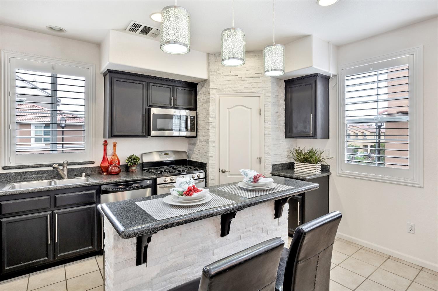 Detail Gallery Image 17 of 37 For 1708 Camino Real Way, Roseville,  CA 95747 - 3 Beds | 3/1 Baths