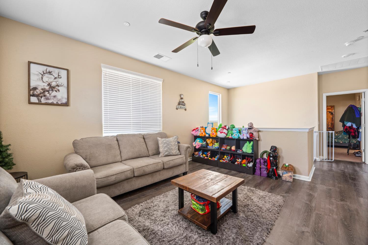 Detail Gallery Image 21 of 44 For 4811 Copper Sunset Way, Rancho Cordova,  CA 95742 - 5 Beds | 3 Baths