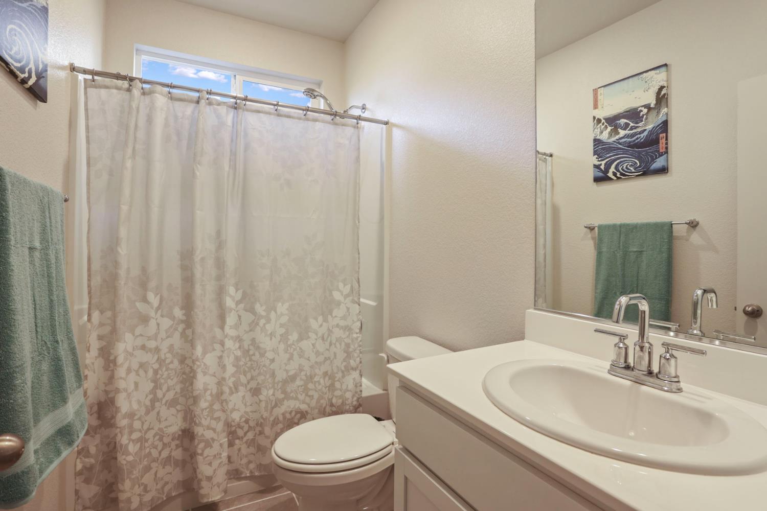 Detail Gallery Image 10 of 64 For 6925 Foraker Dr, Stockton,  CA 95219 - 5 Beds | 3/1 Baths