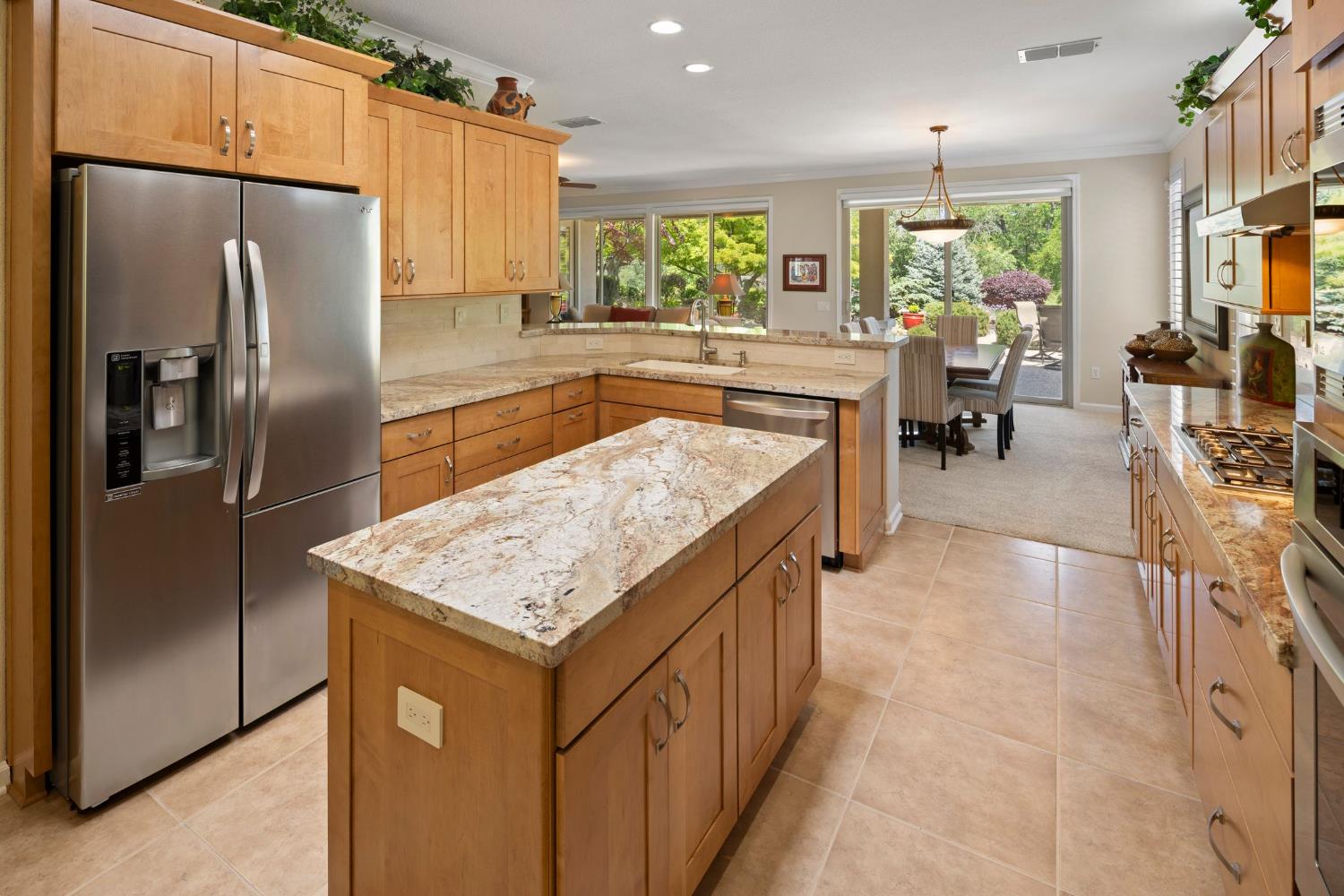 Detail Gallery Image 15 of 55 For 1736 Stone House Ln, Lincoln,  CA 95648 - 2 Beds | 2 Baths